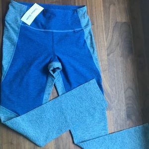 Outdoor Voices new with tags 3/4 warmup leggings